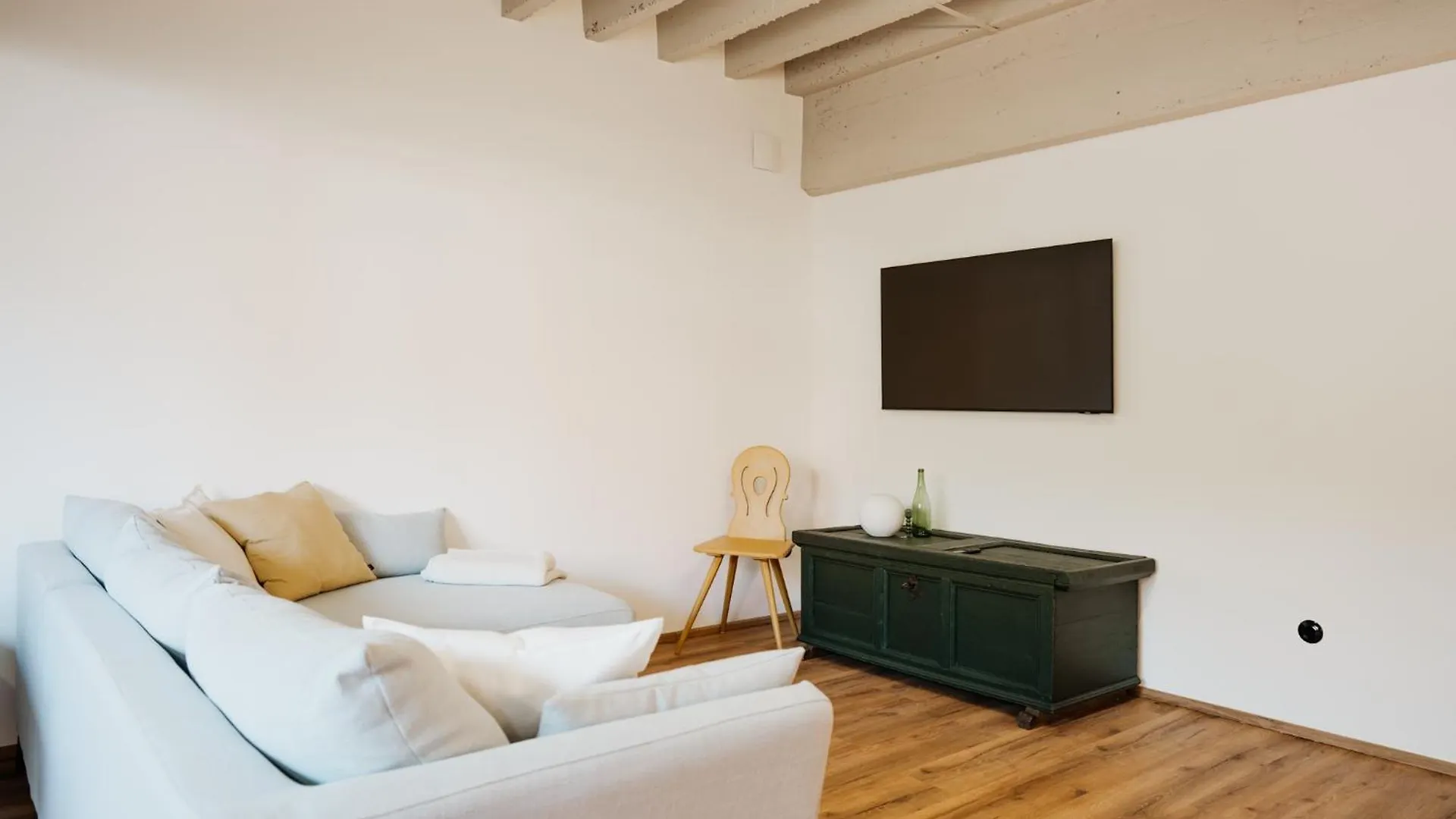 ראנדרסאקר Ferienwohnung Weinkeller 84